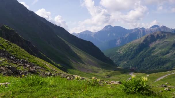 Grote Sint Bernhardpas Omliggende Bergen Alpen Waar Italië Zwitserland Samenkomen — Stockvideo