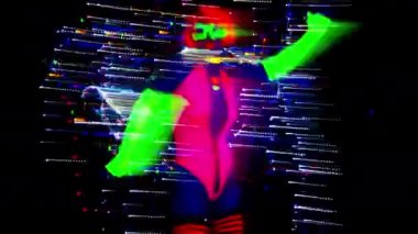 UV kılık dans seksi genç kadın