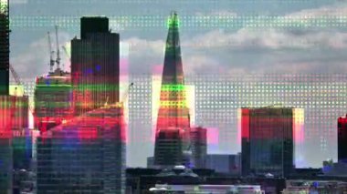 şaşırtıcı Londra şehir timelapse televizyon aksaklık ve statik görüntü ile bozuk bina ile