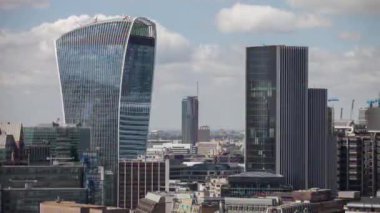 şaşırtıcı Londra şehir timelapse televizyon aksaklık ve statik görüntü ile bozuk bina ile
