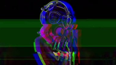 güzel vücut yüzünü kaplayan bir gaz maskesi ile dans seksi kadınla