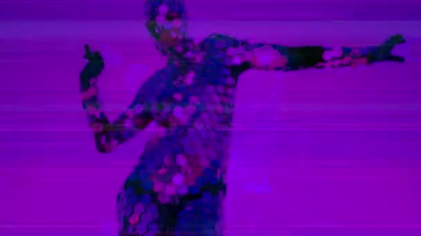 輝くディスコ ミラーのスーツ 紫の縞模様の背景を身に着けているダンサー — ストック動画
