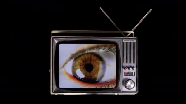 Televisão Girando Espaço Com Grande Olho Olhando Redor Tela Com — Vídeo de Stock