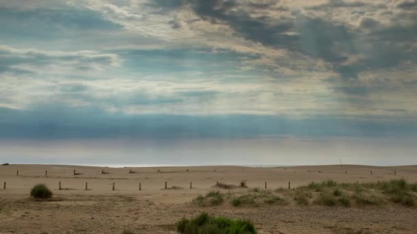 Timelapse 在西班牙加泰罗尼亚 Pescador 的沙丘海滩上 — 图库视频影像