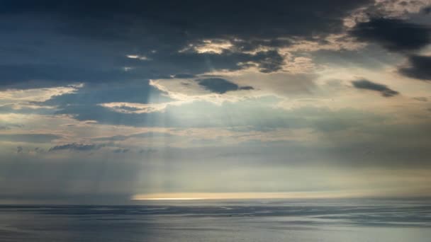 Atemberaubender Sonnenuntergang Über Dem Meer Zeitraffer — Stockvideo