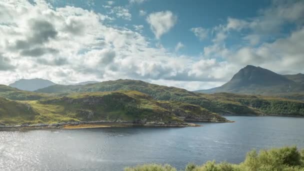 Прошло Время Красивого Горного Ландшафта Озером Шотландии — стоковое видео