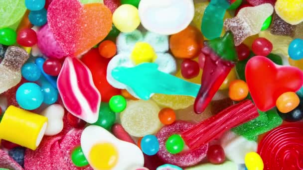 Große Sammlung Von Süßigkeiten Und Süßigkeiten Herzform — Stockvideo