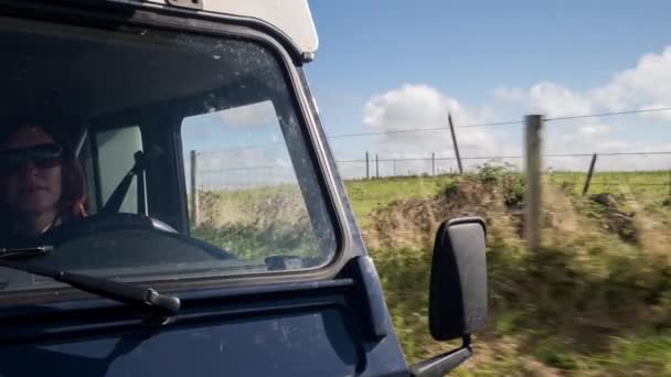 Камера Прикрепленная Передней Части Фургона Фокусирующаяся Водителе — стоковое видео