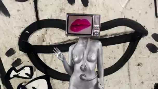 Mujer Desnuda Bailando Posando Con Televisión Como Cabeza — Vídeos de Stock