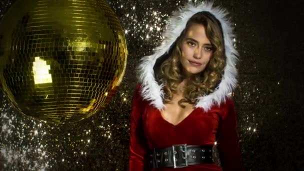 Bella Donna Bionda Balla Costume Carino Babbo Natale Natale Tempo — Video Stock