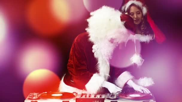 Father Christmas Beautiful Mrs Claus Djing Dancing Party — Stock Video