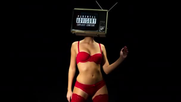 Mulher Lingerie Vermelha Dançando Com Televisão Como Cabeça Tem Aviso — Vídeo de Stock