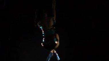 kadın direk dansör