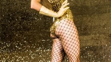 Direk dansör altın parlak kostüm gövdesi 