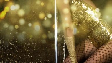 Direk dansör altın parlak kostüm gövdesi 