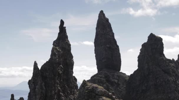 Piękne Wyjątkowe Stary Rock Storr Isle Skye Szkocja Słoneczny Dzień — Wideo stockowe