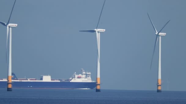 Offshore Wind Turbines Producing Clean Renewable Energy North Sea Kent — Stock Video