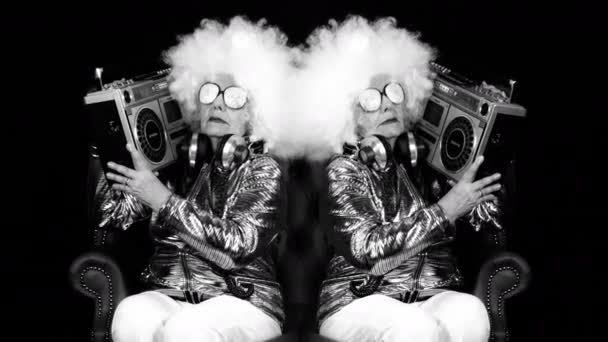 Amazing Grandma Older Lady Ghettoblaster Partying Disco Setting Version She — Stock Video