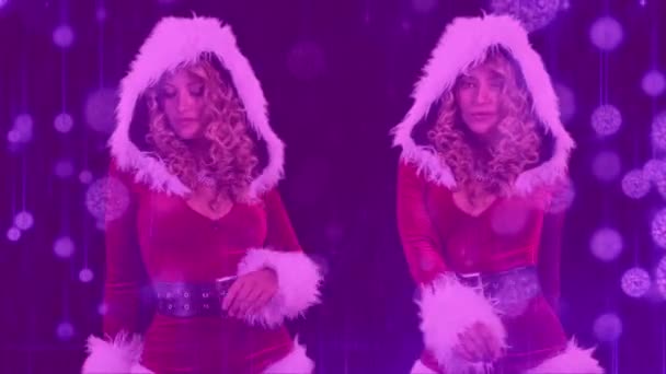 Жінка Костюмі Діда Мороза Танцює Барвистий Фон — стокове відео
