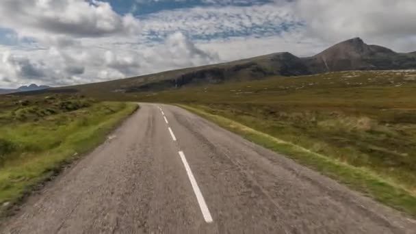 Ujęcia Kamery Dołączony Przodu Pojazdu Ruchu Poprzez Piękne Pustych Dróg — Wideo stockowe