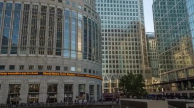 Londra, İngiltere - 10 Ağustos 2017: Canary wharf Londra'nın finans merkezi çekim