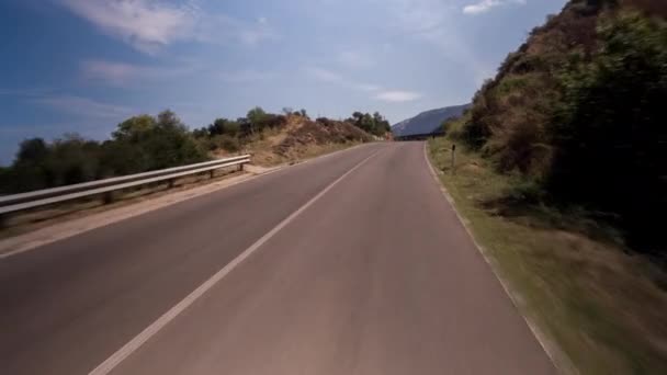 Akční Záběr Kamery Připojené Přední Části Terénní Vozidlo Projíždí Krásné — Stock video