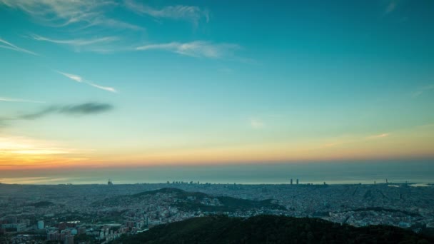 Soluppgång Timelapse Barcelona Stadens Silhuett Med Vackra Lightac — Stockvideo