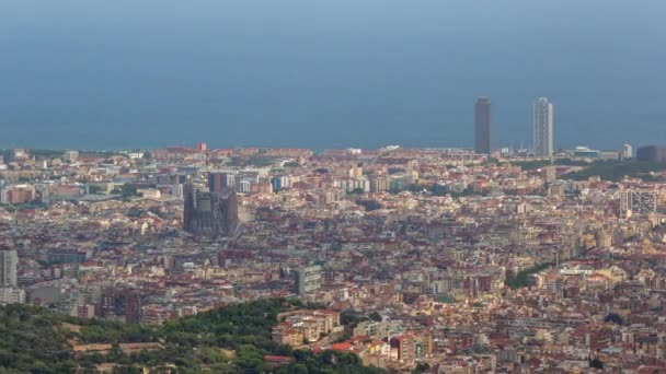 Schwenken Des Zeitrahmens Der Skyline Von Barcelona Nachmittag Bei Schönem — Stockvideo