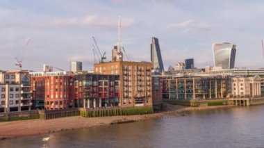 Yüksek noktadan Londra manzarası