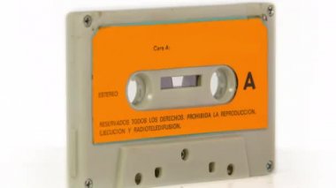 Kaset 360 derece çevirmek ses bandı değiştirme. Bu sürümde kasıtlı bozuk glitch