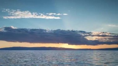 Günbatımı görünümünde Karadağ, timelapse 
