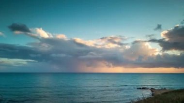 Günbatımı görünümünde Karadağ, timelapse 