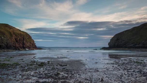 Puesta Sol Hermosa Playa Costa Gales Reino Unido — Vídeo de stock