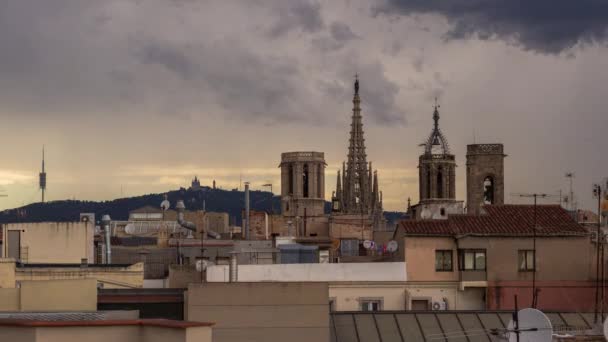 Barcelona Çatılara Karışık Hava Gün Güneş Fırtına Timelapse Vurdu Atışı — Stok video