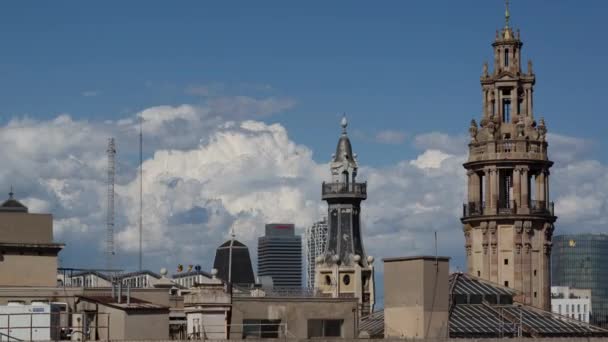 Barselona Şehir Merkezinde Terasından Vurdu Çatıları — Stok video