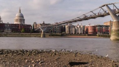 st paul's Katedrali, Millenium Bridge, Londra
