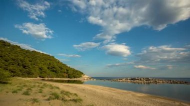 Issız sahil Mljet Island, Adriyatik Denizi'nin kristal berraklığında su çarpıcı Hırvatistan.