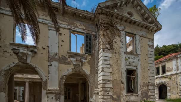被毁坏的大厦接近杜布罗夫尼克攻击在巴尔干攻击期间 — 图库视频影像
