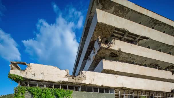 Tijdspanne Van Een Gebombardeerd Uit Helft Verwoest Gebouw Vlakbij Dubrovnik — Stockvideo