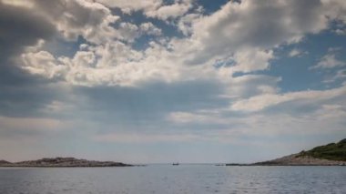 güzel ıssız limoni plaj sahnesi mljet Island, Hırvatistan Adriyatik Denizi'nin kristal berraklığında su çarpıcı Timelapse