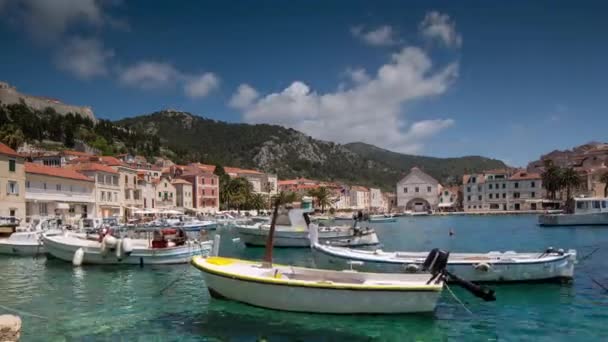 赫瓦尔镇 克罗地亚尔岛的别致主要城镇的美丽的海港 — 图库视频影像