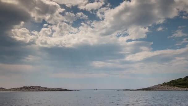Timelapse 美丽的冷清的 Limoni 海滩场面在 Mljet 克罗地亚以惊人的水晶清澈的亚得里亚海水 — 图库视频影像