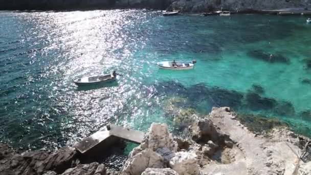 Hermosa Playa Isla Mljet Croacia Con Impresionantes Aguas Cristalinas Del — Vídeo de stock