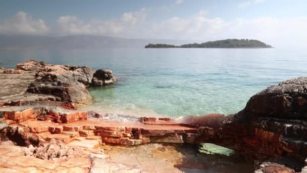 Пляжная Сцена Хорватии Потрясающей Прозрачной Водой Адриатического Моря — стоковое видео