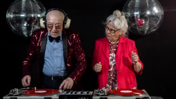 Grandma Grandpa Older Couple Partying Disco Setting — Stock Video