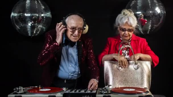 Grandma Grandpa Older Couple Partying Disco Setting — Stock Video