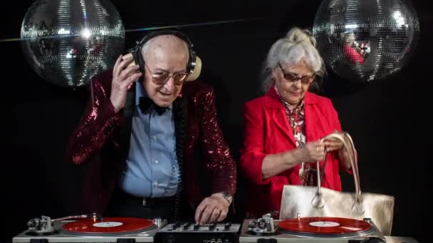 Grandma Grandpa Older Couple Partying Disco Setting — Stock Video