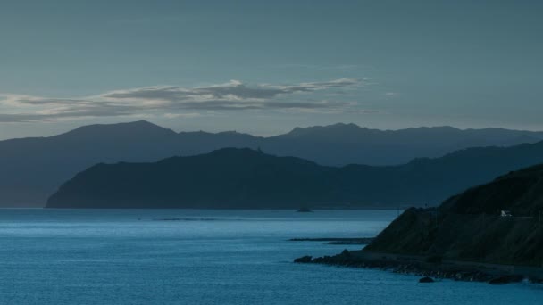 朝の海の地平線 地中海 シチリア島と日の出の眺め — ストック動画