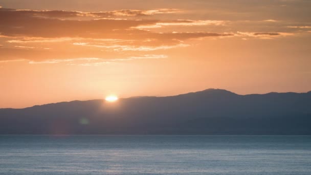 シチリア島の地中海上の早朝の日の出 — ストック動画