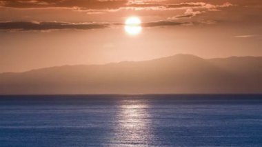 Sabah deniz horizon, Akdeniz, Sicilya ile gündoğumu görünümünü